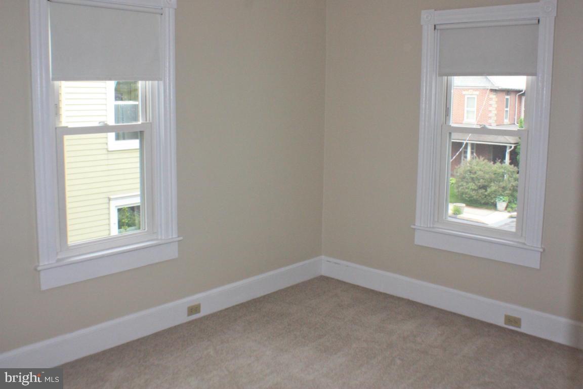 209 Front Street Lititz, PA 17543 - Photo 22 of 31
