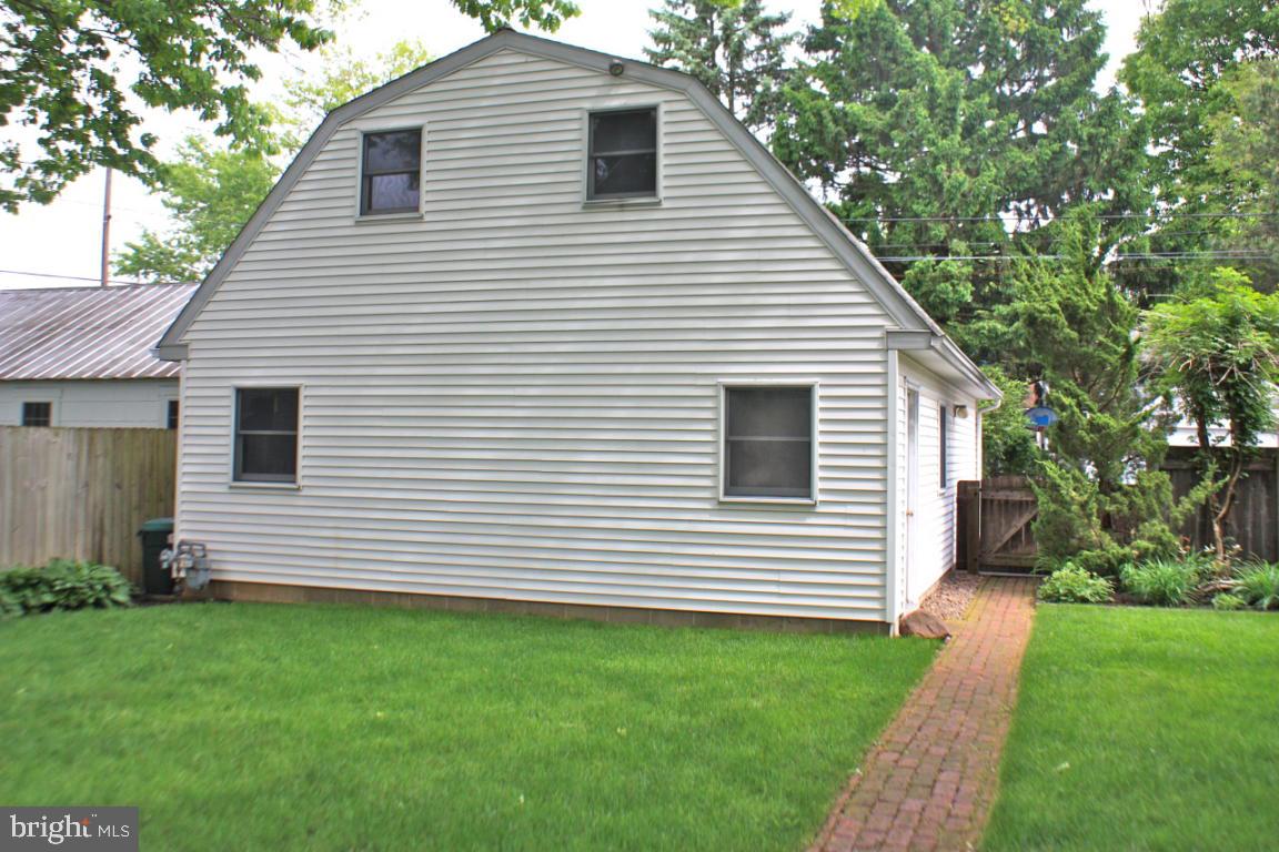 209 Front Street Lititz, PA 17543 - Photo 30 of 31