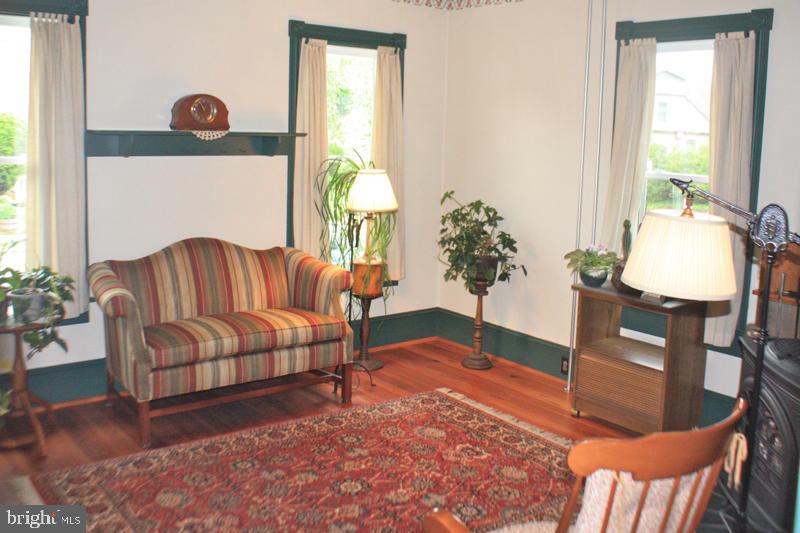 209 Front Street Lititz, PA 17543 - Photo 4 of 31