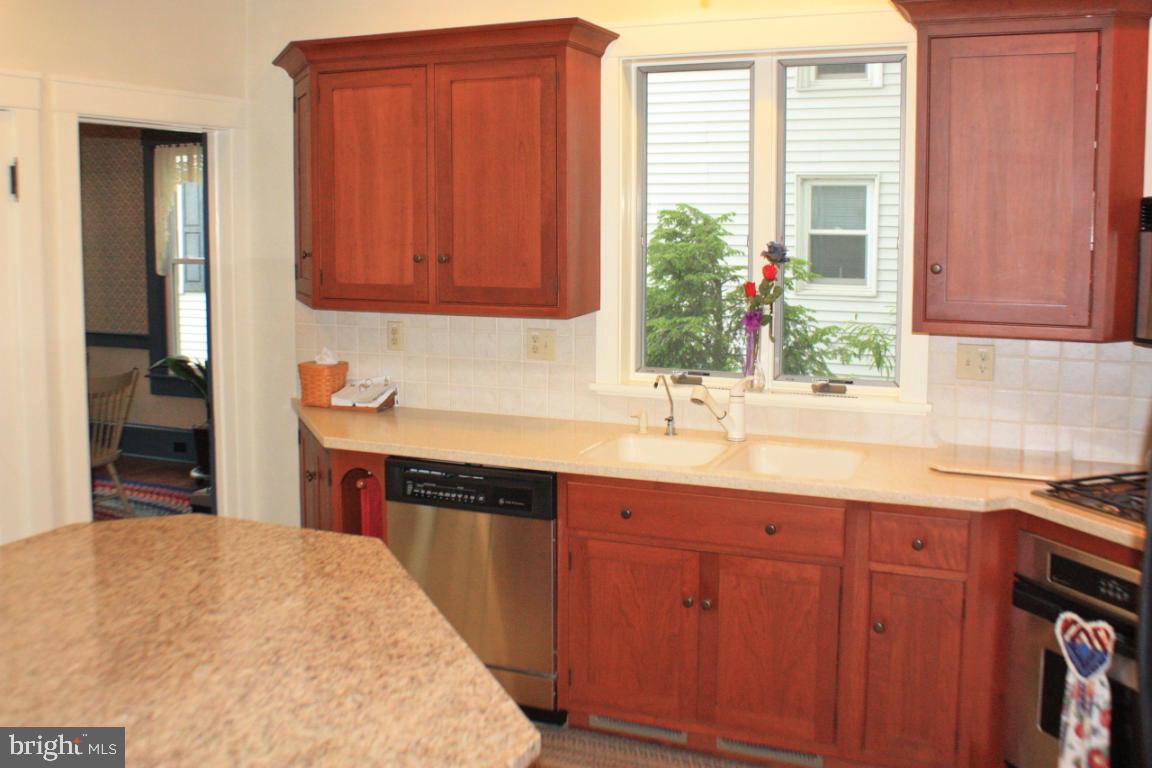 209 Front Street Lititz, PA 17543 - Photo 8 of 31
