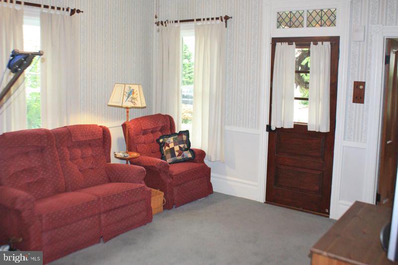 209 Front Street Lititz, PA 17543 - Photo 10 of 31