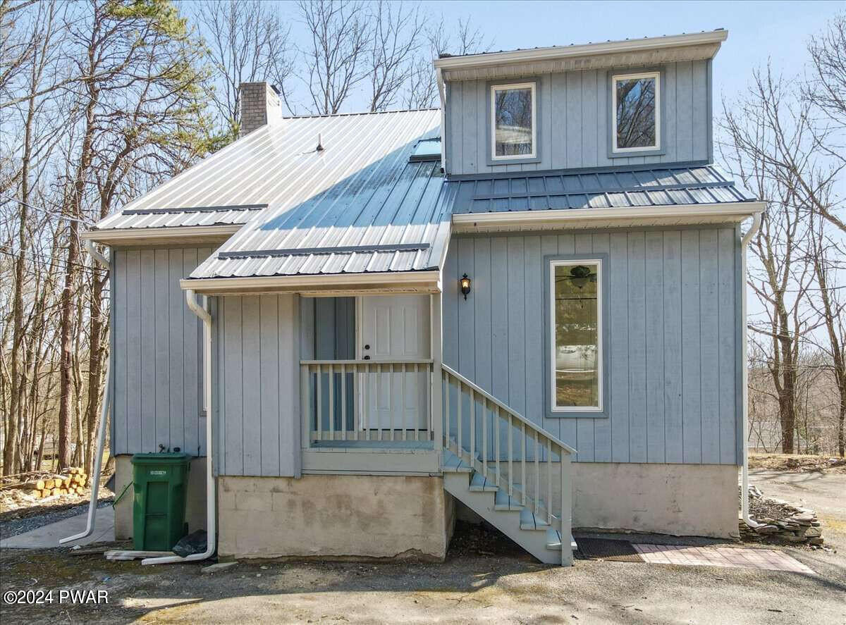 4410 Pine Ridge Drive West Bushkill, PA 18324 - Photo 3 of 31