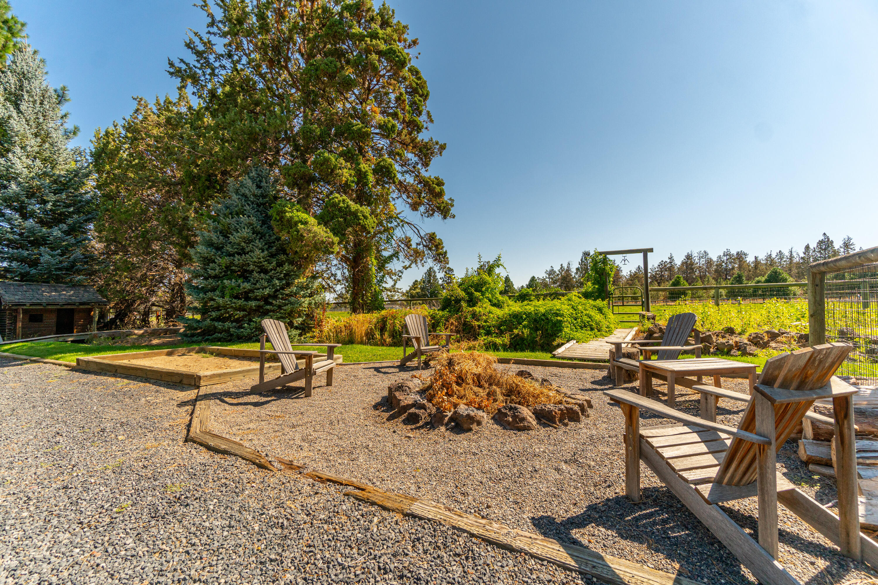 21621 Northeast Butler Market Road Bend, OR 97701 - Photo 54 of 79 106 (2)
