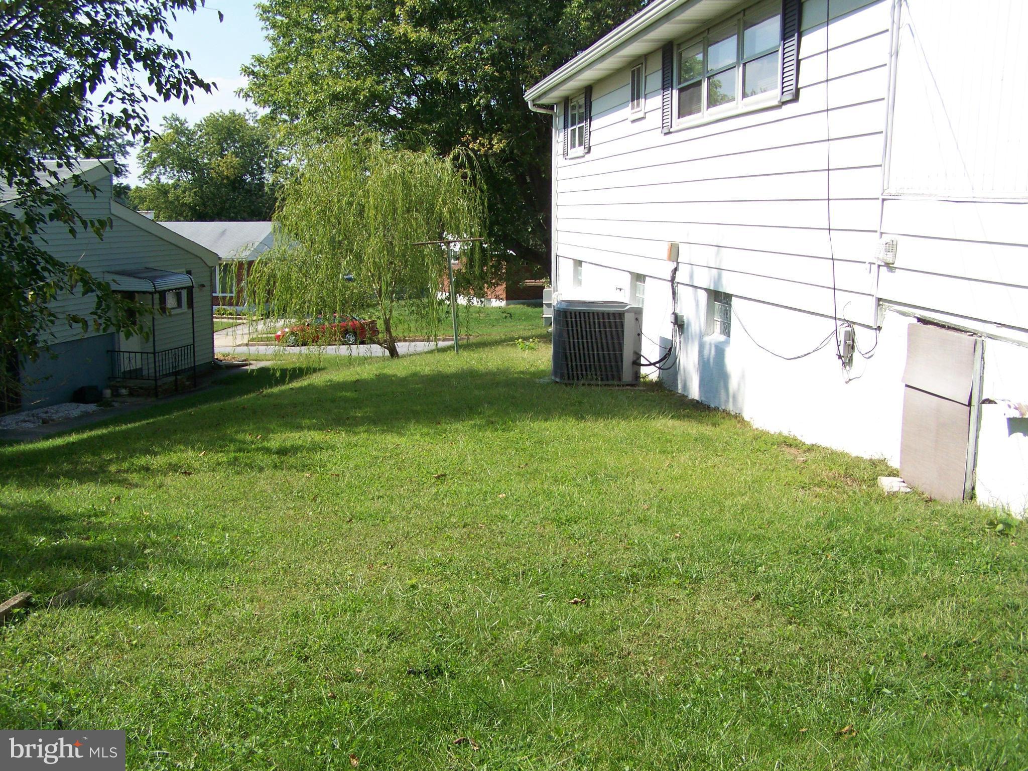 6225 Golden Ring Road Rosedale, MD 21237 - Photo 17 of 17 Exterior (Rear)