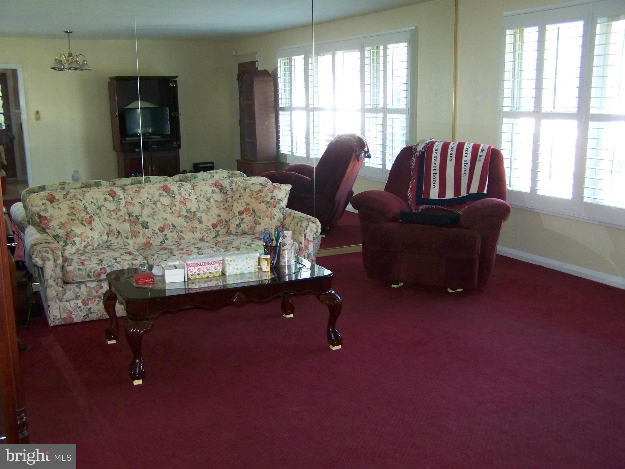 6225 Golden Ring Road Rosedale, MD 21237 - Photo 6 of 17 Living Room