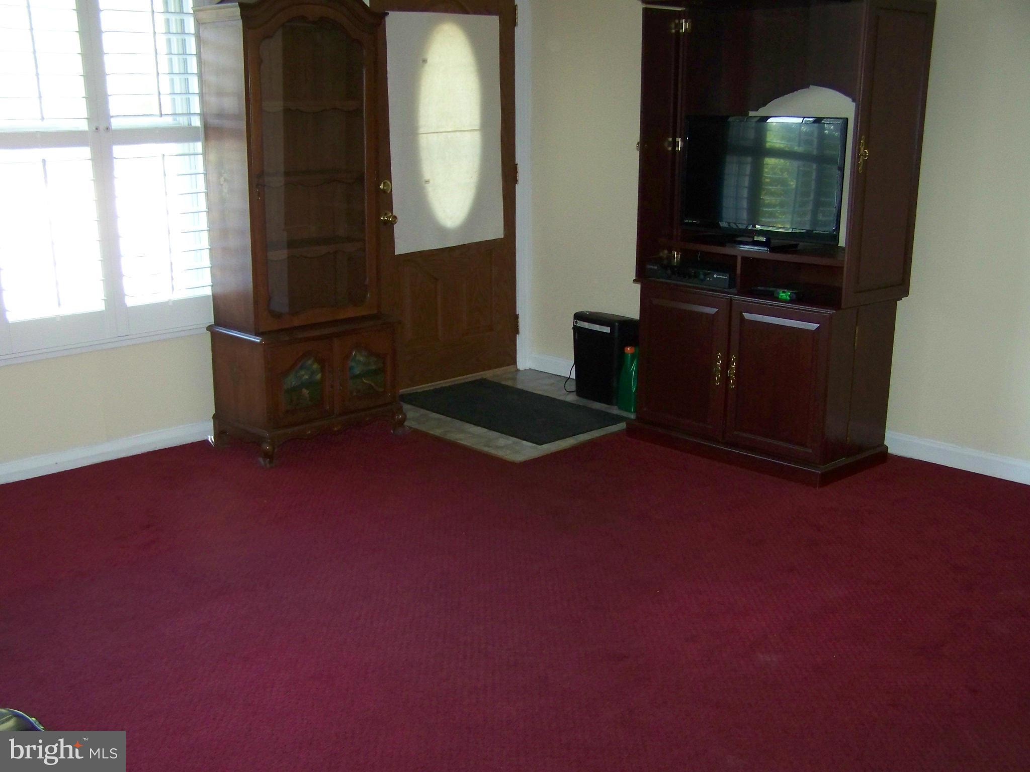 6225 Golden Ring Road Rosedale, MD 21237 - Photo 7 of 17 Dining area