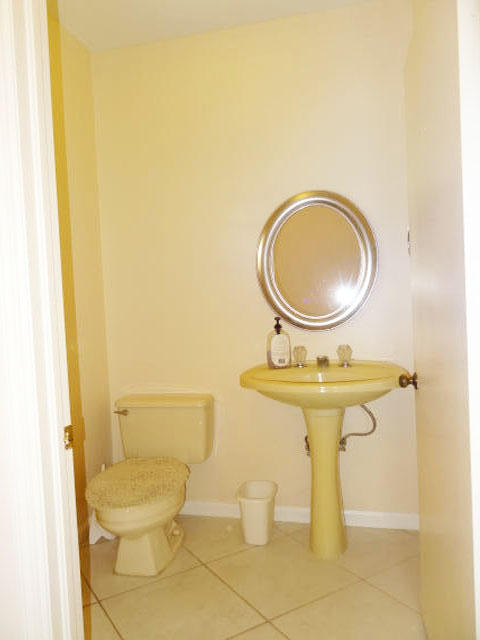6704 Via Regina Boca Raton, FL 33433 - Photo 14 of 20 1/2 BATH