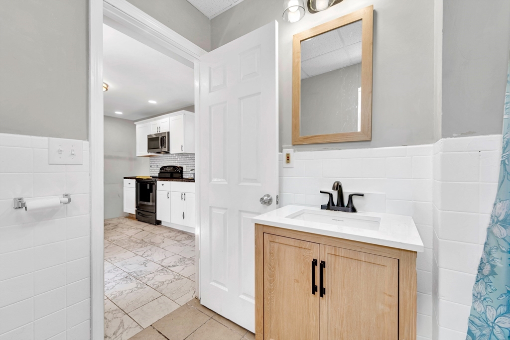 108 Marble Street Springfield, MA 01105 - Photo 14 of 23