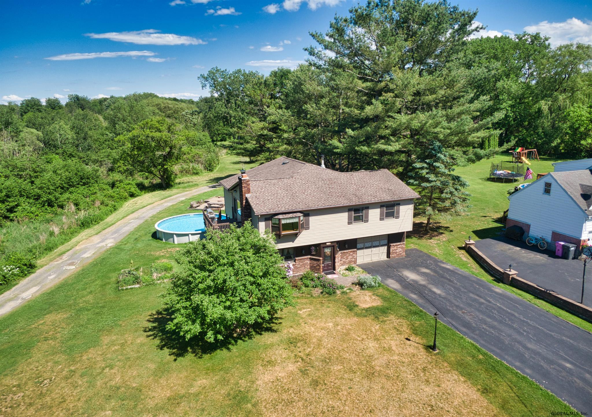 10 South Westcott Road Rotterdam, NY 12306 - Photo 1 of 55 Photo 1