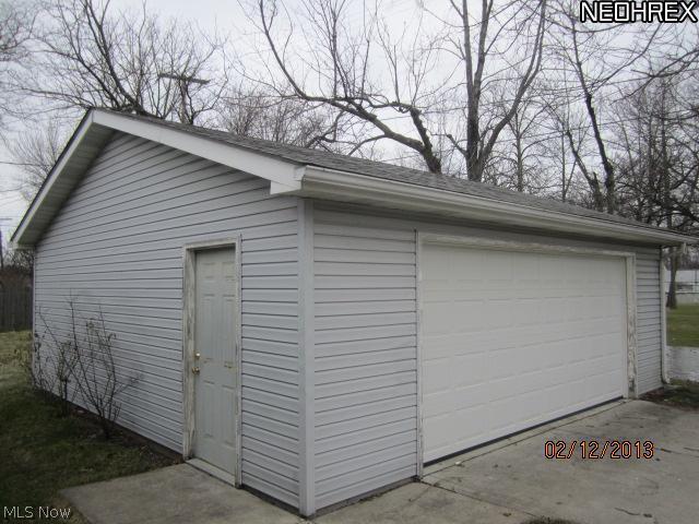 916 Root Road Lorain, OH 44052 - Photo 9 of 10