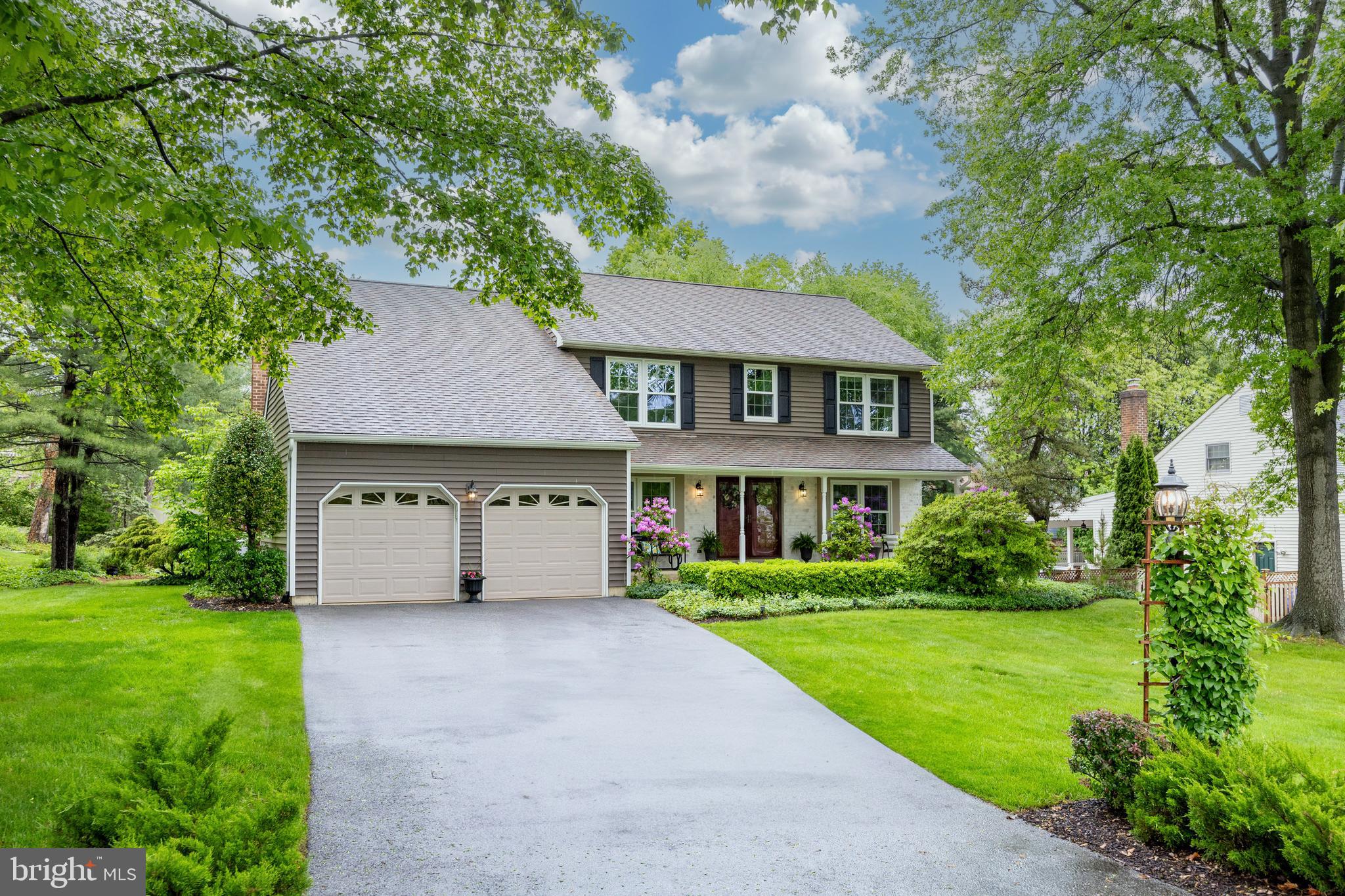 211 Ravenwood Road Exton, PA 19341 - Photo 20 of 44 Plenty of driveway space for guests