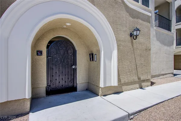 $2,200 | 2555 Hampton Road, Unit 11201, Henderson, NV 89052