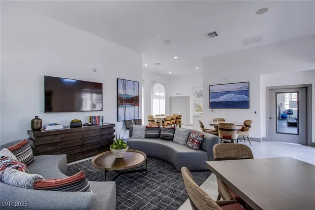 $2,200 | 2555 Hampton Road, Unit 11201, Henderson, NV 89052