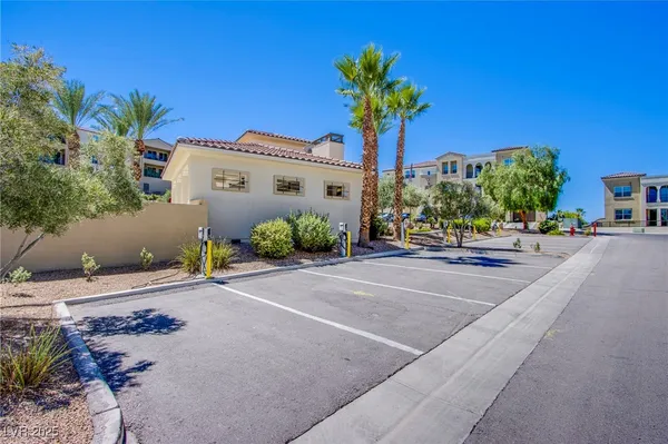 $2,200 | 2555 Hampton Road, Unit 11201, Henderson, NV 89052