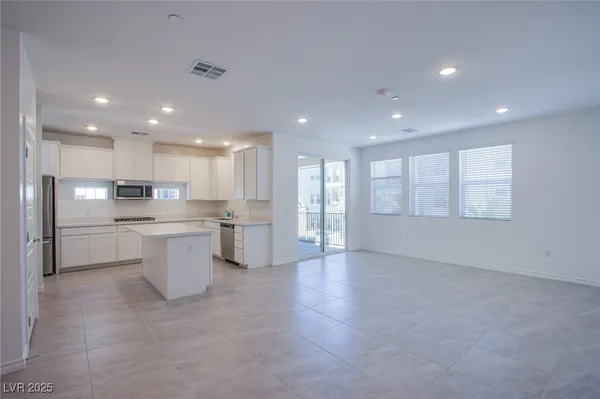 $2,200 | 2555 Hampton Road, Unit 11201, Henderson, NV 89052