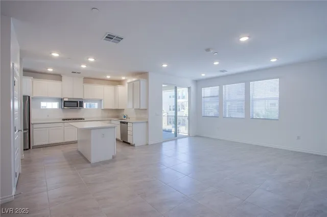 $2,200 | 2555 Hampton Road, Unit 11201, Henderson, NV 89052