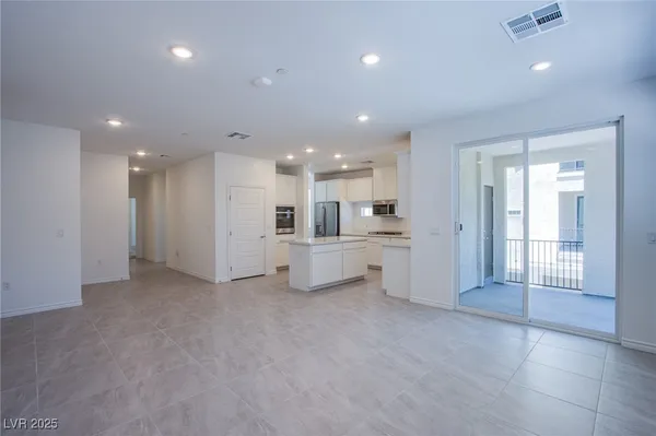 $2,200 | 2555 Hampton Road, Unit 11201, Henderson, NV 89052