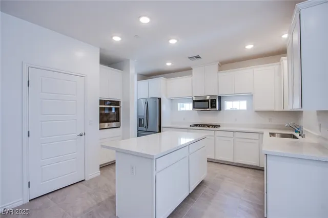 $2,200 | 2555 Hampton Road, Unit 11201, Henderson, NV 89052