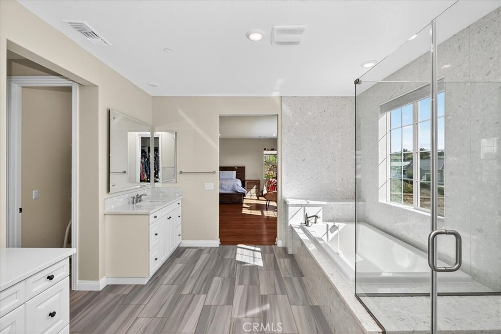 16069 Ranchview Court Riverside, CA 92504 - Photo 34 of 74 Primary Bathroom