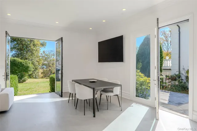 $3,999,998 | 204 Centre Island Road, Oyster Bay, NY 11771