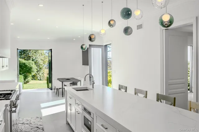 $3,999,998 | 204 Centre Island Road, Oyster Bay, NY 11771