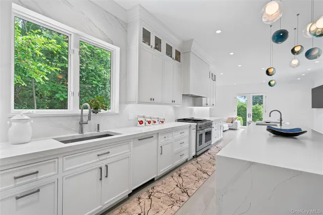 $3,999,998 | 204 Centre Island Road, Oyster Bay, NY 11771