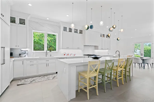 $3,999,998 | 204 Centre Island Road, Oyster Bay, NY 11771