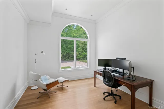 $3,999,998 | 204 Centre Island Road, Oyster Bay, NY 11771