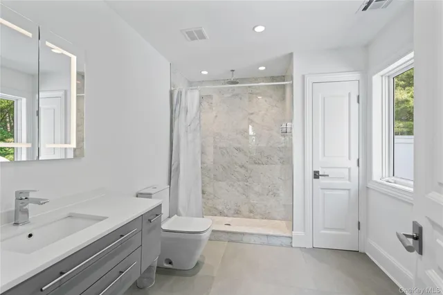 $3,999,998 | 204 Centre Island Road, Oyster Bay, NY 11771