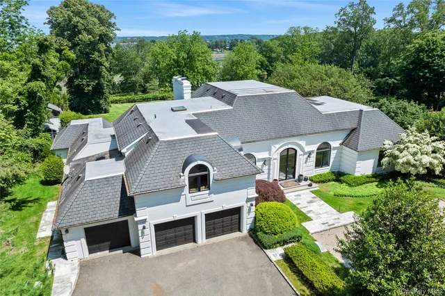 $3,999,998 | 204 Centre Island Road, Oyster Bay, NY 11771