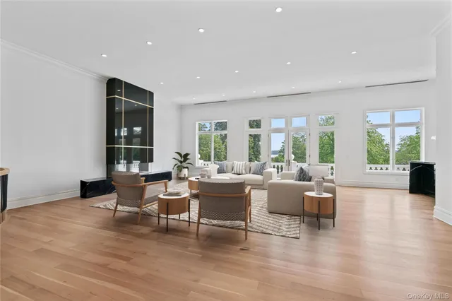 $3,999,998 | 204 Centre Island Road, Oyster Bay, NY 11771