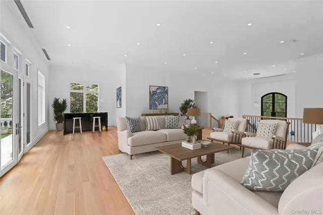 $3,999,998 | 204 Centre Island Road, Oyster Bay, NY 11771