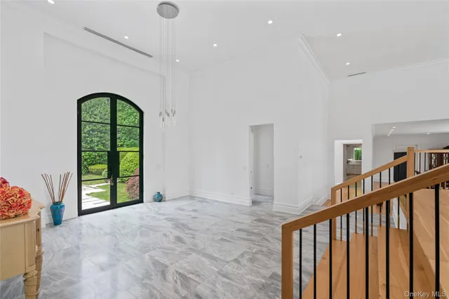 $3,999,998 | 204 Centre Island Road, Oyster Bay, NY 11771