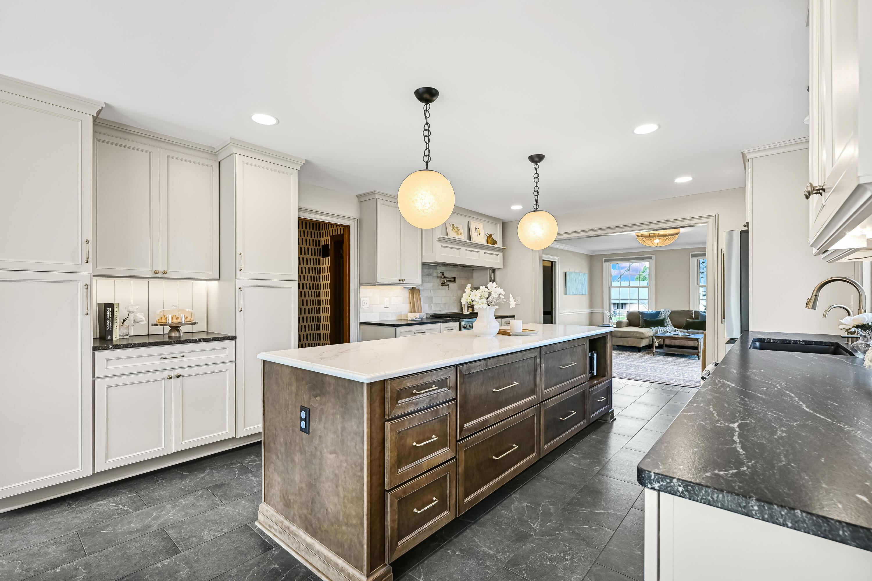 15025 Westover Road Elm Grove, WI 53122 - Photo 13 of 51 DSC_2 (9)