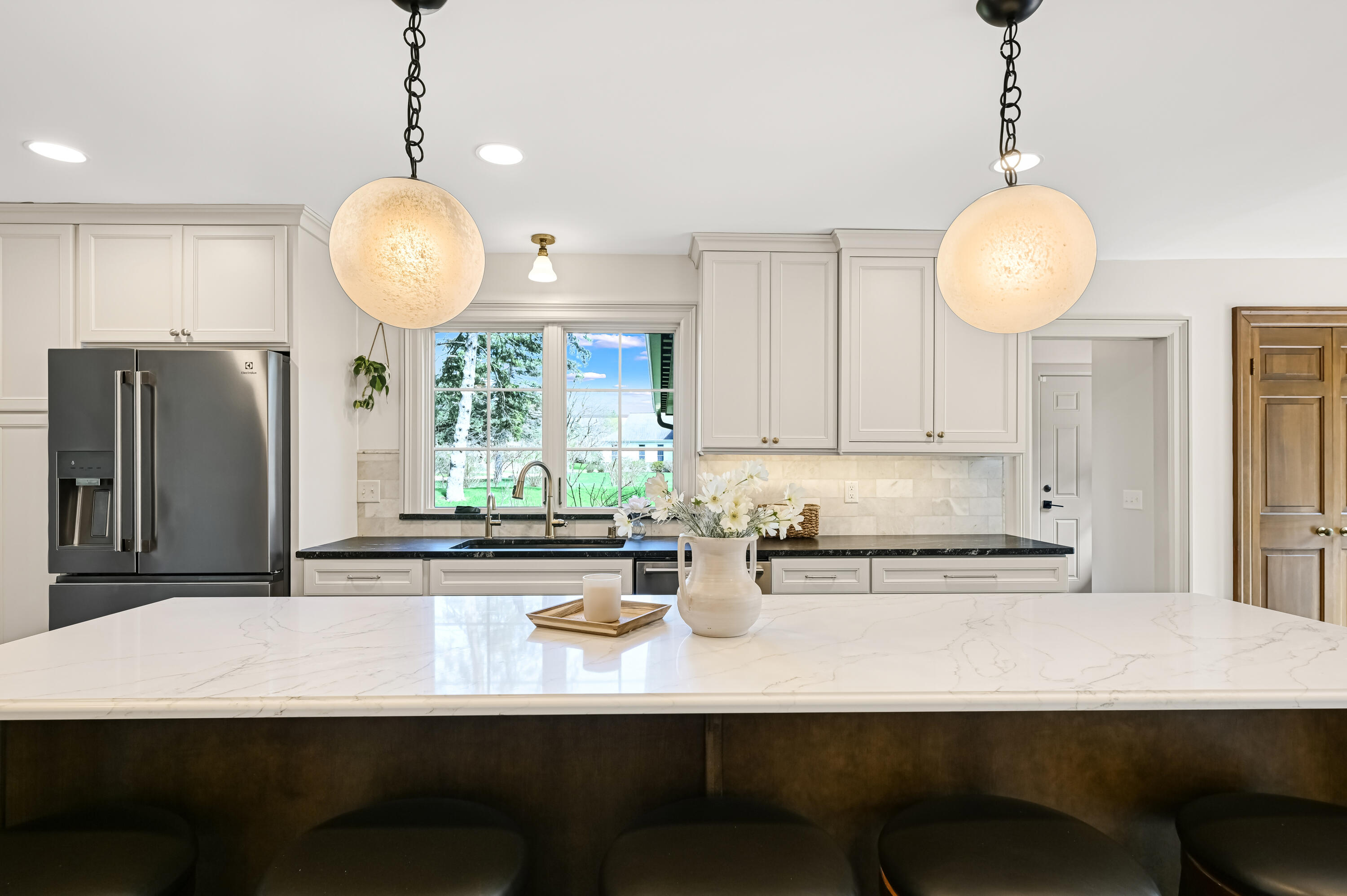 15025 Westover Road Elm Grove, WI 53122 - Photo 14 of 51 DSC_2 (10)