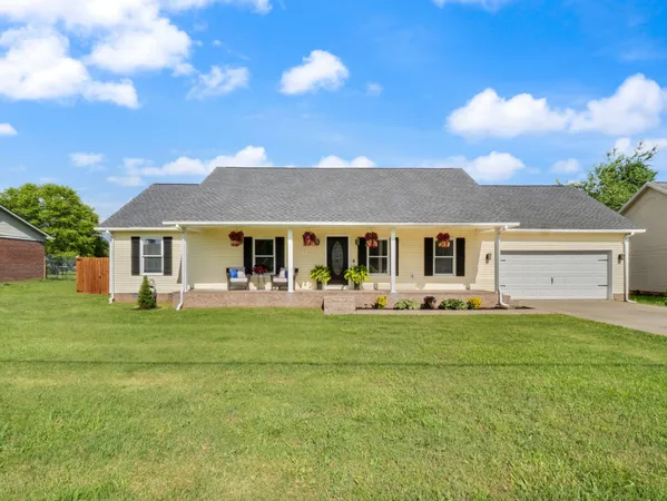 $290,000 | 2012 Land's End Court, Hopkinsville, KY 42240
