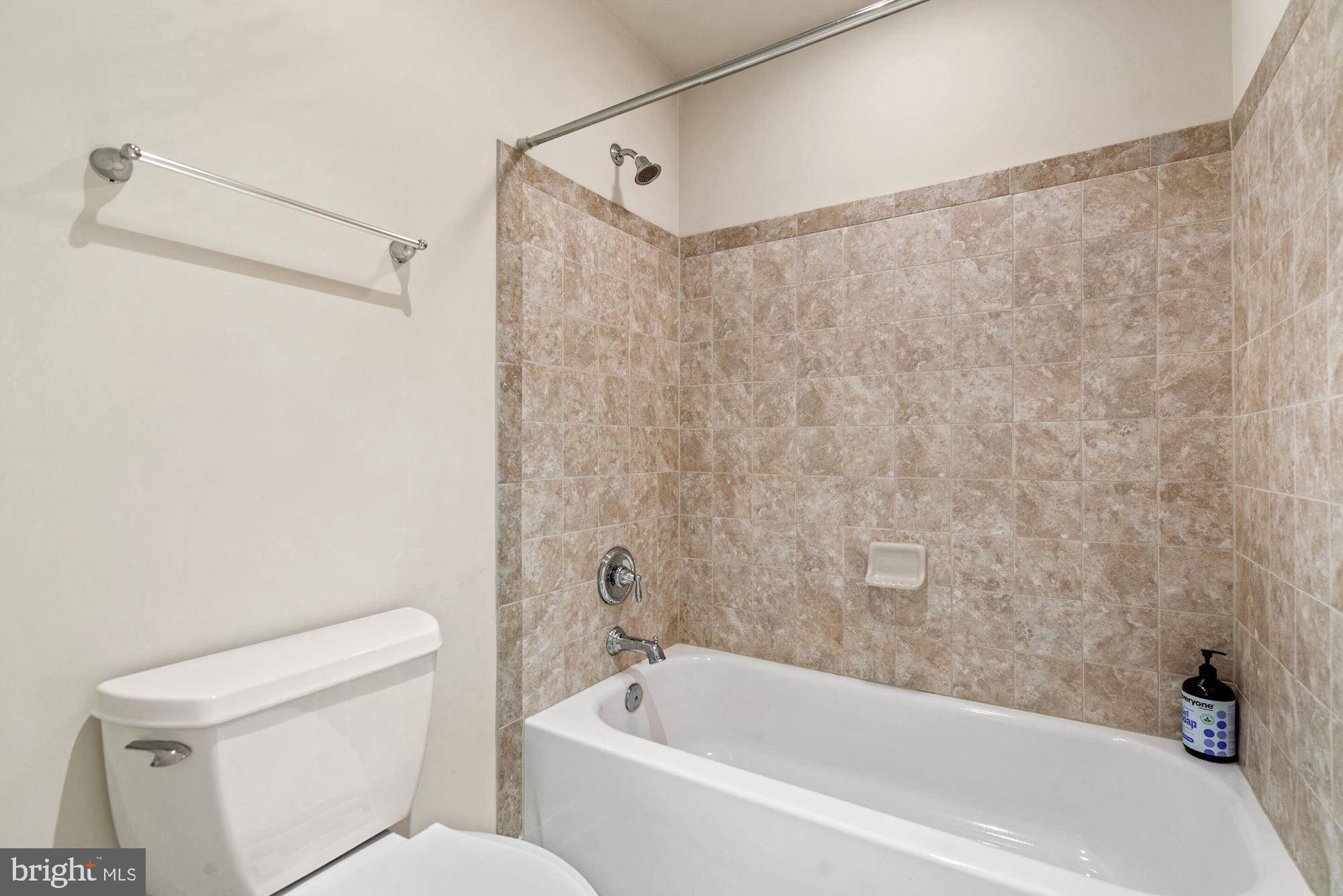 3276 Rokeby Road Delaplane, VA 20144 - Photo 34 of 55 Separate tub/shower and toilet in hall bath