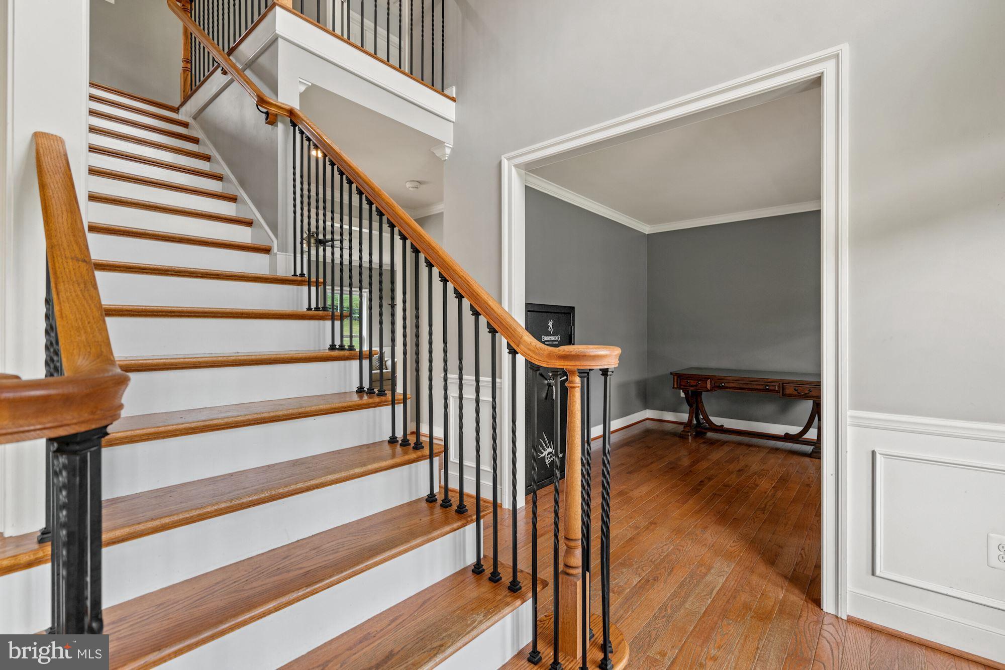 3276 Rokeby Road Delaplane, VA 20144 - Photo 6 of 55 Gracious foyer
