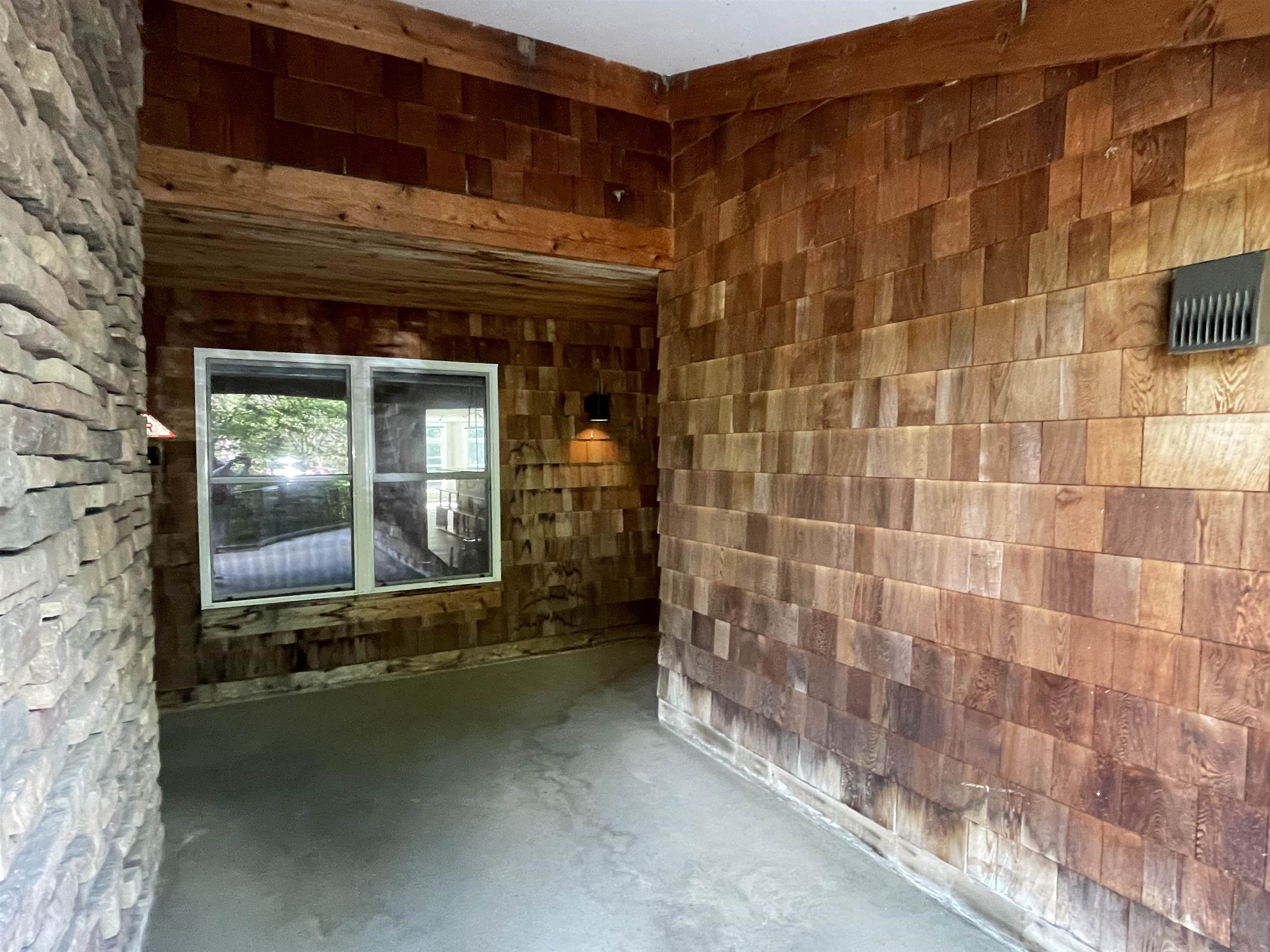 7 Claire Point Road Burlington, VT 05408 - Photo 4 of 20 Gallery Image 4