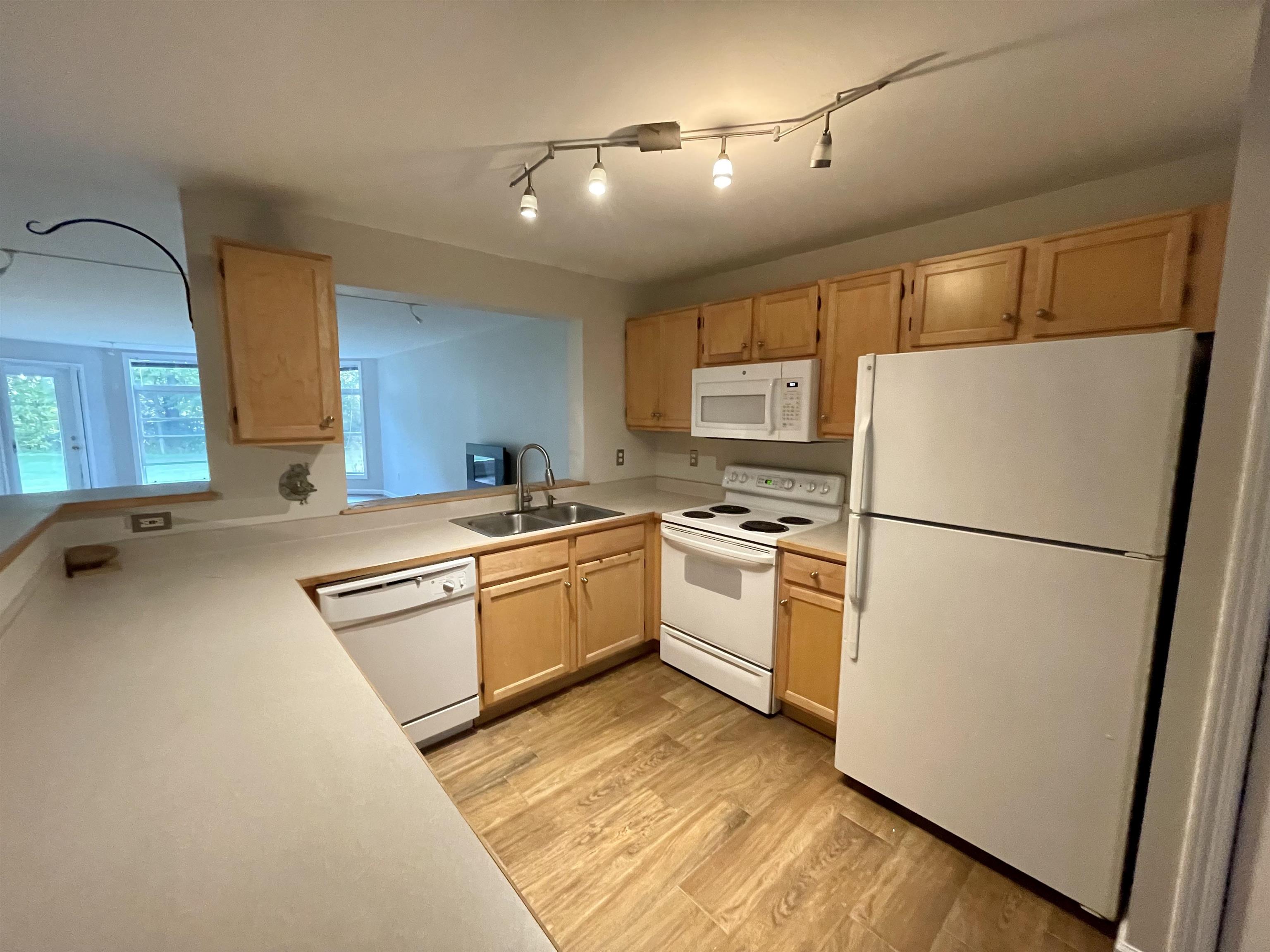 7 Claire Point Road Burlington, VT 05408 - Photo 5 of 20 Gallery Image 5