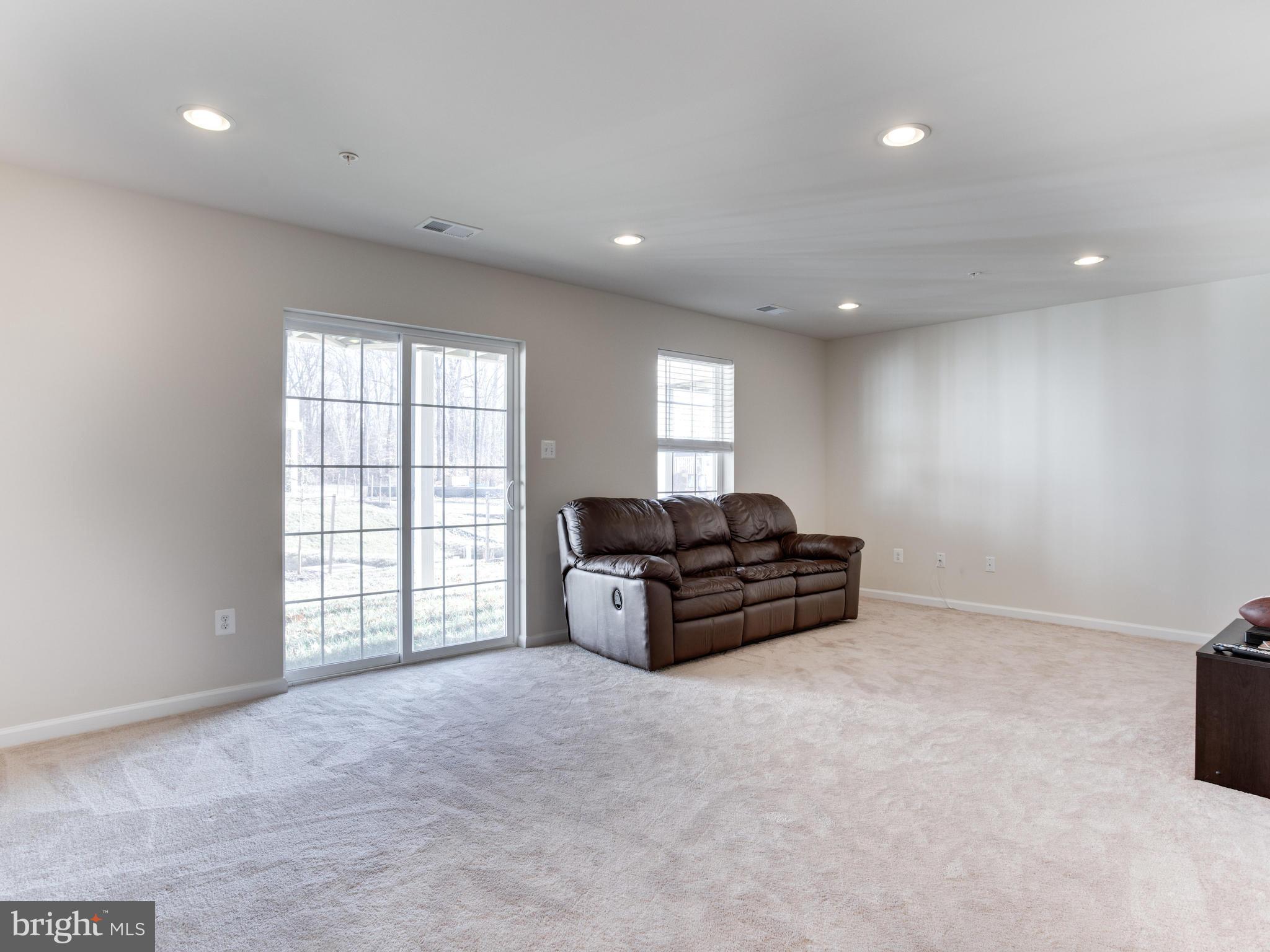 1051 Red Clover Road Gambrills, MD 21054 - Photo 23 of 30 Family Room