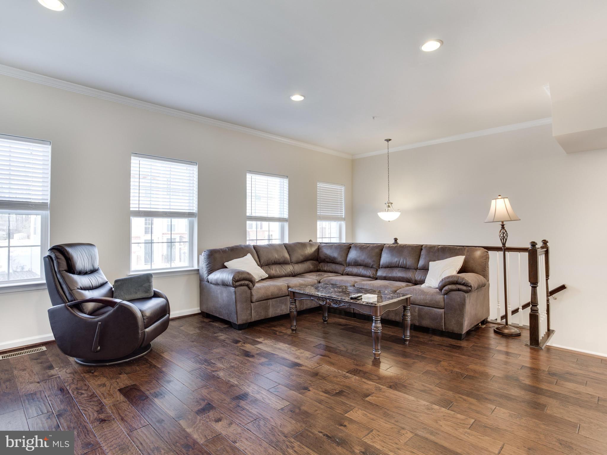 1051 Red Clover Road Gambrills, MD 21054 - Photo 6 of 30 Living Room