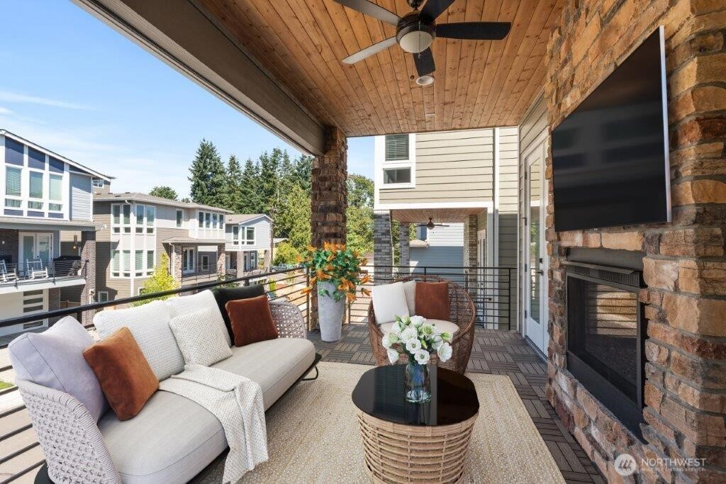 7570 South 129th Street Seattle, WA 98178 - Photo 5 of 9