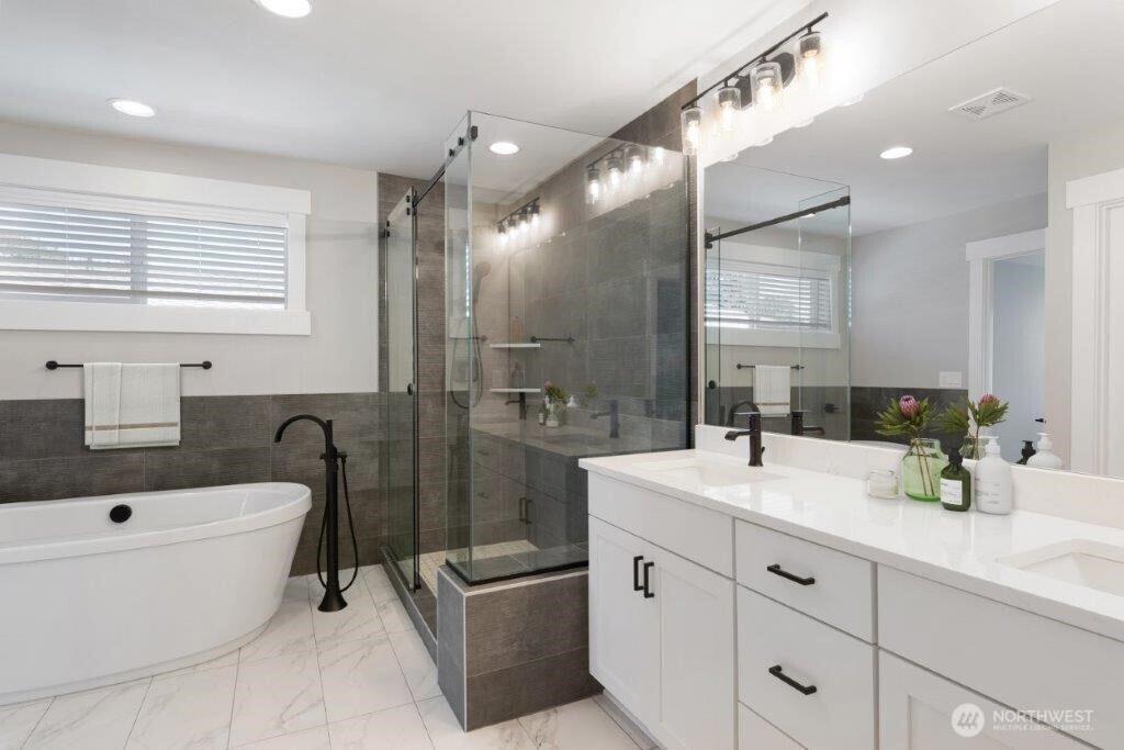 7570 South 129th Street Seattle, WA 98178 - Photo 8 of 9