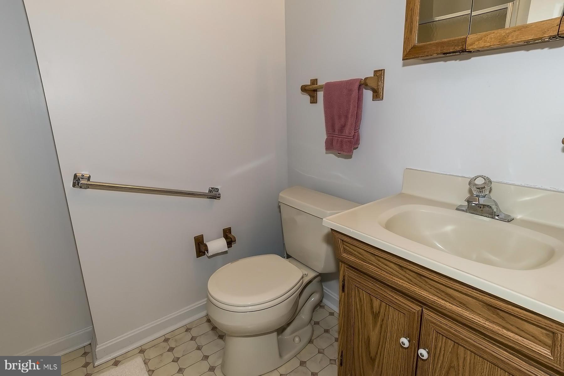 BATHROOM 2