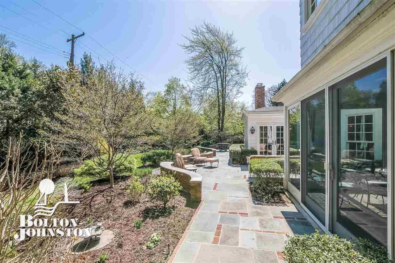 110 Touraine Road Grosse Pointe, MI 48236 - Photo 55 of 68 31346880-54.JPG