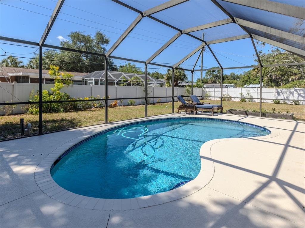381 Falkland Road Venice, FL 34293 - Photo 2 of 41