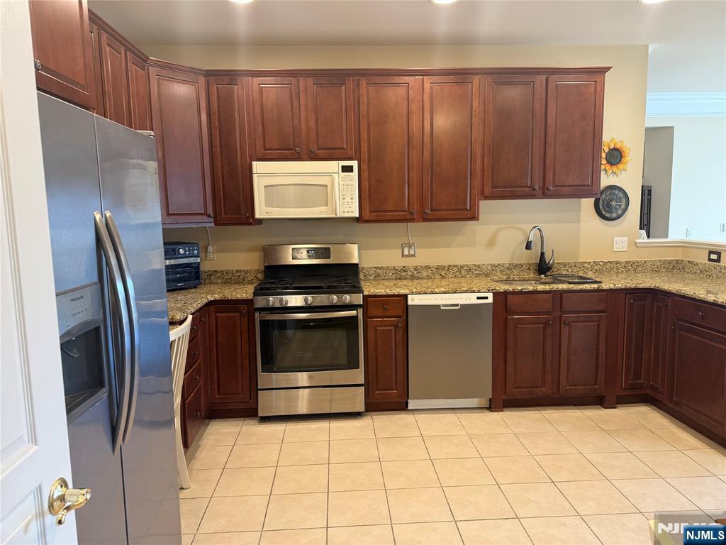 5408 Warrens Way Wanaque, NJ 07465 - Photo 13 of 36