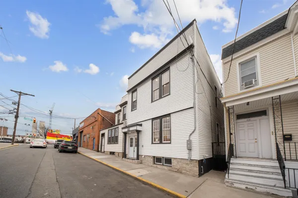 $4,250 | 1111 53rd Street, Unit 3, North Bergen, NJ 07047