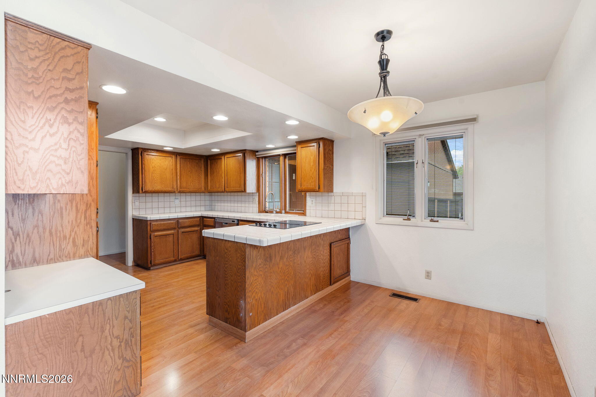 2008 Sunburst Way Reno, NV 89509 - Photo 10 of 24 37-web-or-mls-DSC01792